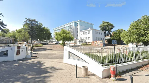 À Nantes, un lycéen assène un coup de parpaing à un camarade