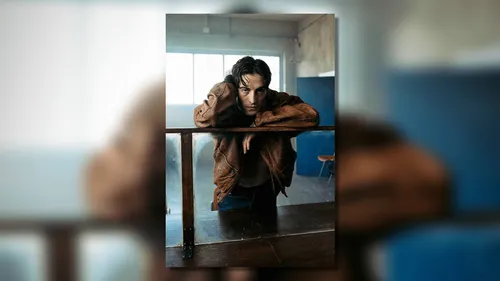 Elle croit échanger avec le chanteur Damiano David et dépense plus...