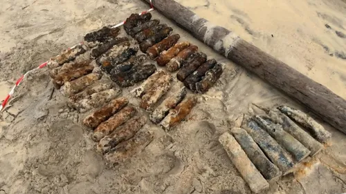 Opération de déminage après la découverte de 39 obus sur une plage...