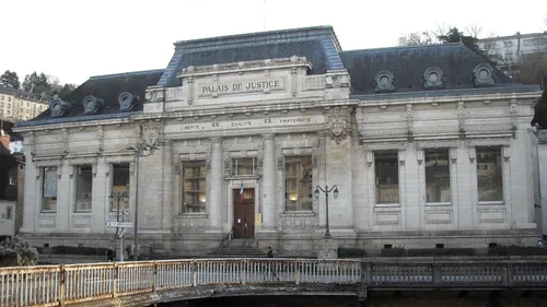 Le prédateur sexuel agace la cour à son procès