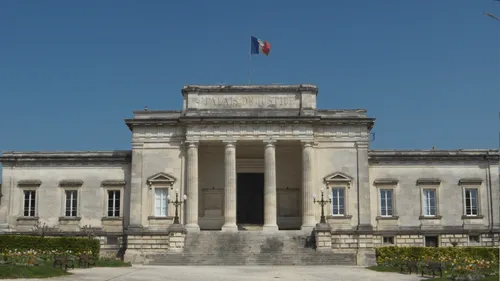 Charente-Maritime : le chauffeur d'un camion-benne condamné pour...