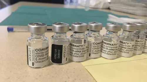 Covid : le régulateur européen approuve une troisième dose du...