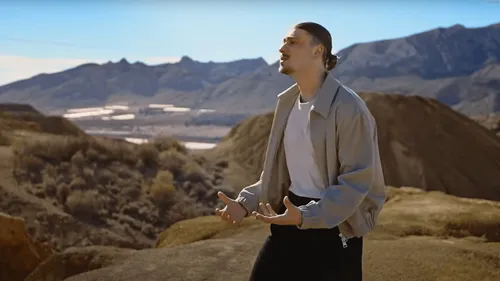 Découvrez le premier clip de Pierre Garnier, le gagnant de la Star...