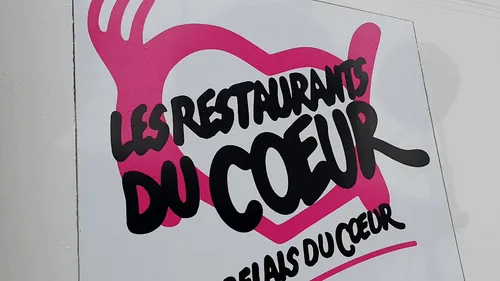 Les Restos du Coeur lancent leur 37e campagne, alarmés par...