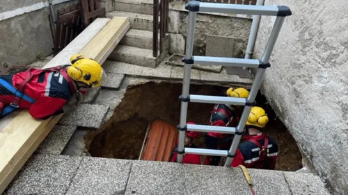 Vienne : un homme chute dans le trou de sa terrasse