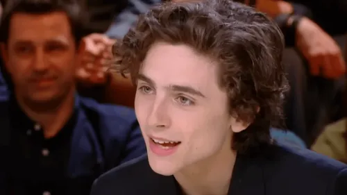 Timothée Chalamet échoue au concours de sosies de… Timothée Chalamet
