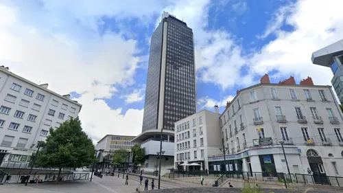 Nantes : des travaux en cours dans la Tour de Bretagne déclenchent...