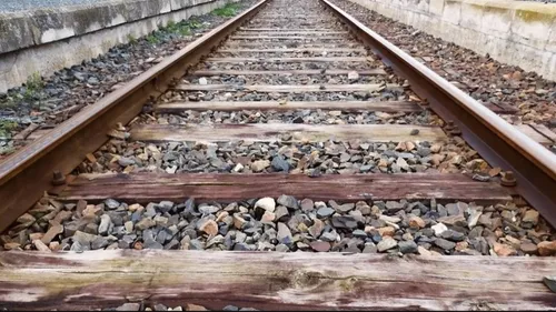 Deux personnes suspectées d’avoir déposé une bombe sous les voies...