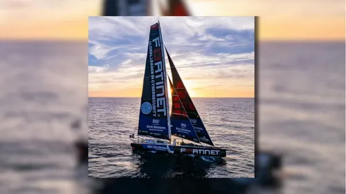 Défi fou : un saut à 27 mètres de haut depuis un IMOCA du Vendée...
