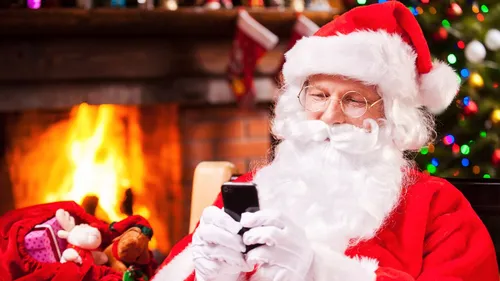 Le Père Noël est sur WhatsApp, et vous pouvez l'appeler !