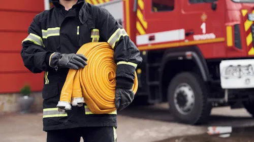 Grève des pompiers et "journée morte" dans les hôpitaux pour plus...