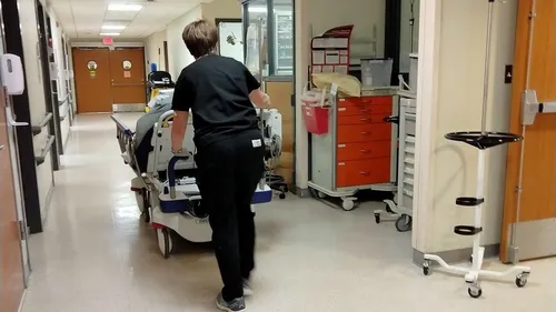 Indre-et-Loire : refusée aux urgences, une femme meurt d’une crise...