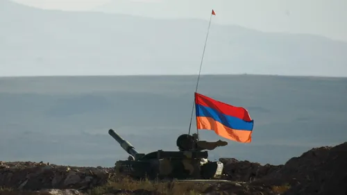 Arménie contre Azerbaïdjan, là-bas aussi la guerre continue 