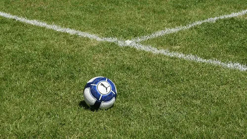 Football : choc de Ligue 1 entre Brest et Nantes suspendu