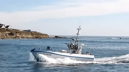 Bateau porté disparu au large du Finistère : des débris de...