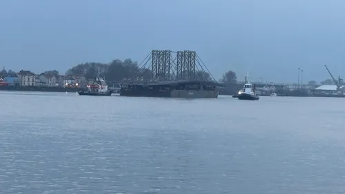 Le tablier du futur pont Anne-de-Bretagne est (enfin) arrivé à...
