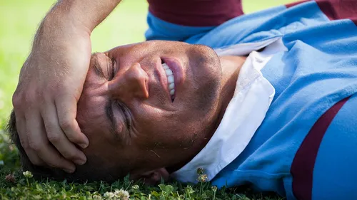 Un rugbyman Ecossais se blesse en chutant des escaliers : focus sur...