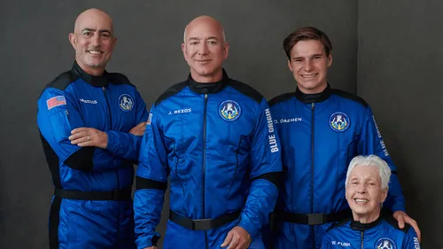 Course à l'espace : Jeff Bezos et son équipage s'envolent ce mardi
