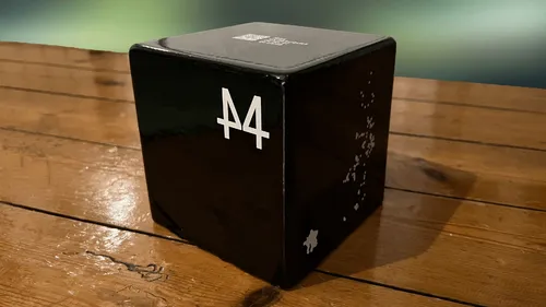 Un jalon du "Chemin de mémoire" à Oradour-sur-Glane