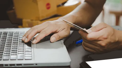 Angers : il a escroqué 115 000 euros à Cdiscount