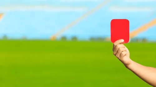 Morbihan : 27 cartons rouges distribués en un seul match de foot !