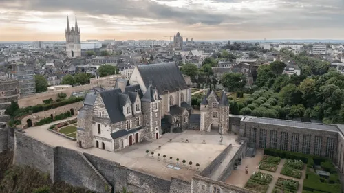 Pour quelle raison le château d’Angers est fermé ce week-end ? 
