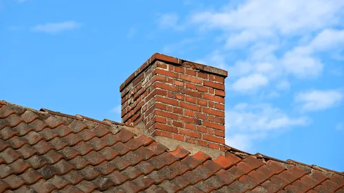 Insolite : il tente de s'introduire dans une maison par la...