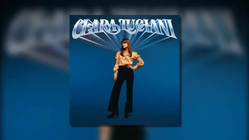 "Cœur" : le nouveau single engagé de Clara Luciani 