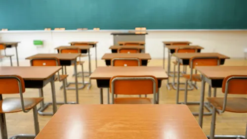 Covid-19 : record de classes fermées depuis la rentrée