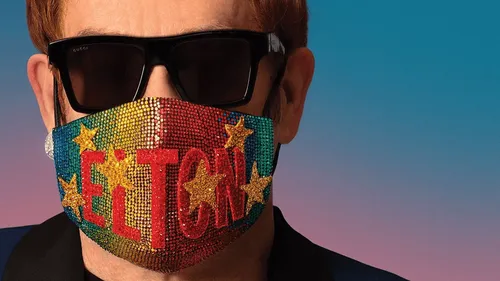 Opération à la hanche pour Elton John, qui reprendra sa tournée en...