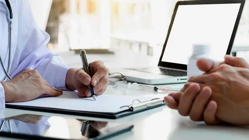 Énervée, elle réalise le CV de son fils de troisième