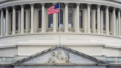 Les États-Unis basculent dans le "shutdown" : qu'est-ce que ça veut...