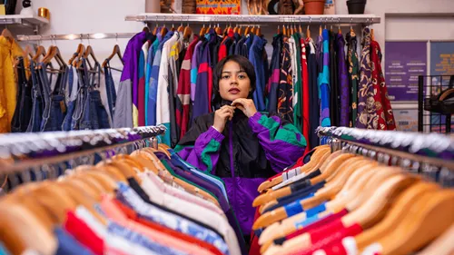 Shein, géant du fast-fashion, va s'implanter dans des magasins à...