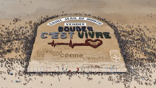 Le plus grand terrain de foot du monde en Vendée !