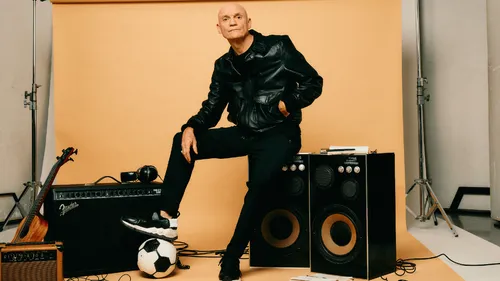 Fort de ses rencontres, Gaëtan Roussel dévoile un album de duos