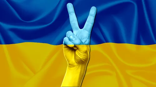 "Give peace a chance" : Alouette et 200 radios privées françaises...