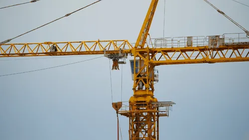 Morbihan : un homme coincé sur une grue à 30 mètres de haut à Lorient