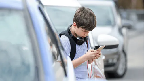 Anti2010 : les adolescents nés en 2010 deviennent une cible sur les...