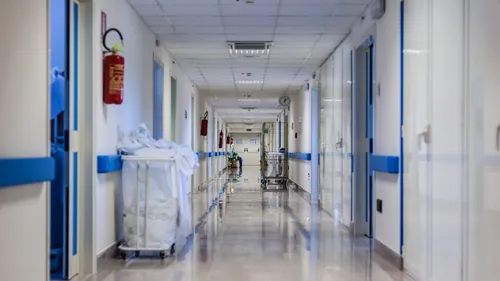 Amputée après une fracture à la cheville au CHU de Poitiers : une...