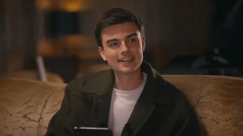 Le Youtubeur Hugo Décrypte arrive à la télévision