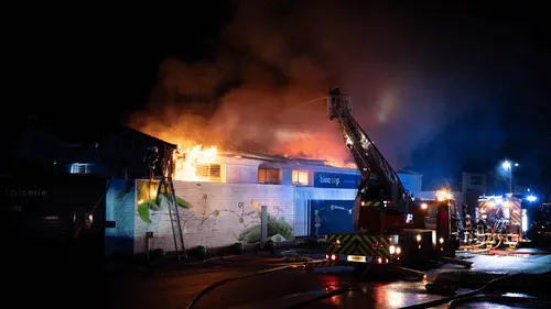Poitiers : un magasin Biocoop détruit par un incendie en pleine nuit