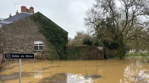 Inondations : "il faut attendre la décrue pour évaluer les dégâts...