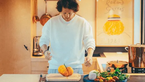 Un repas et une nuit dans la cabane bretonne de Jean Imbert, c'est...