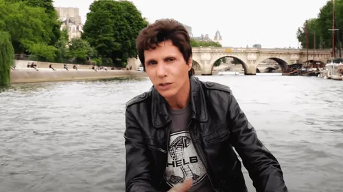 Jean-Luc Lahaye, soupçonné de viols sur mineur, placé en garde à vue