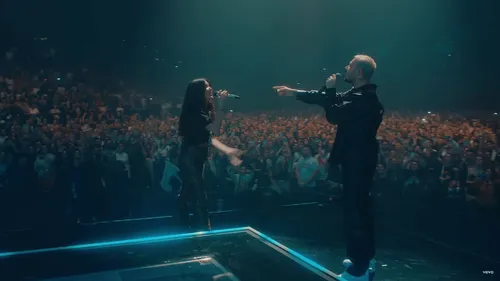 Jenifer et Matt Pokora célèbrent en chanson leurs 20 ans de...