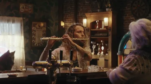 Julien Doré sort une version bruitages du clip de "WAF"