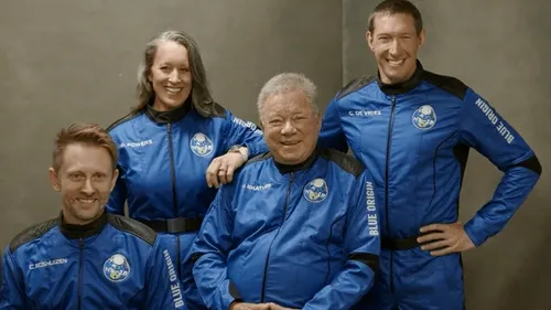 Le capitaine Kirk de Star Trek, William Shatner, décolle pour l'espace