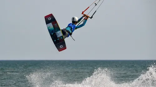 Loire-Atlantique : le championnat de France de kiteboard freestyle...