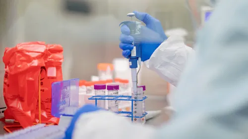 Covid-19 : l'Institut Pasteur à la recherche de volontaire pour...