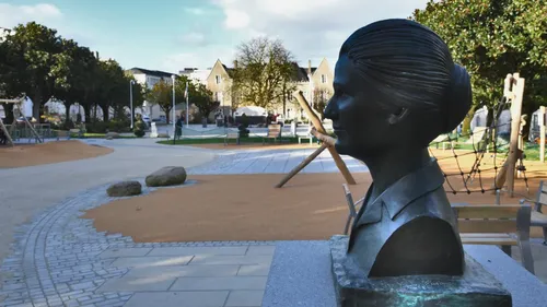Vendée : elles avaient dégradé la statue de Simone Veil à La...